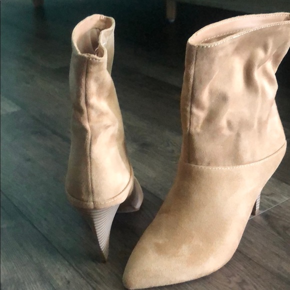 Size 7express Boots - Picture 2 of 2